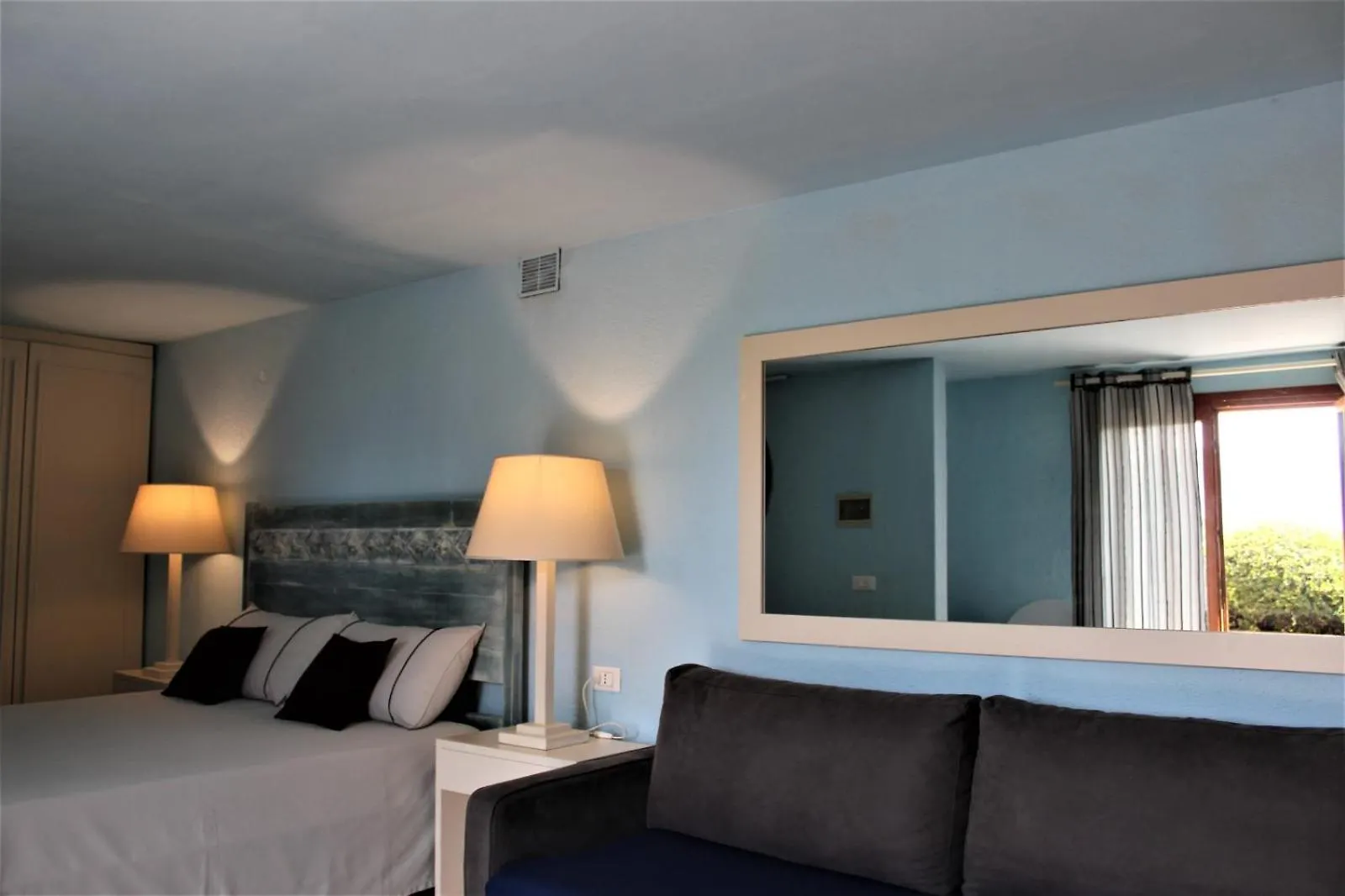 Residence Les Oliviers Porto Azzurro Italie